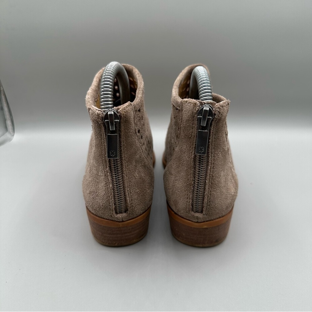 Lucky Brand Women’s 6 Bergyn Perforated Ankle Boots Suede Tan Booties Zip Up - Picture 5 of 9